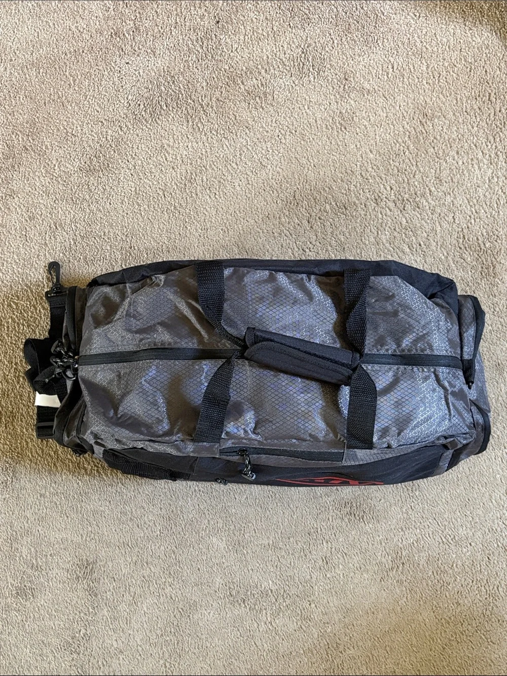 Men's Gray Travel Duffel Bag - Versatile Weekend Carry